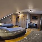 Atmosfera منزل للإقامة Rozalin (Pruszkow)