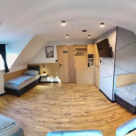 Rum i privatbostad Atmosfera Rozalin (Pruszkow)