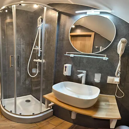 Habitación en casa particular Atmosfera Rozalin (Pruszkow)